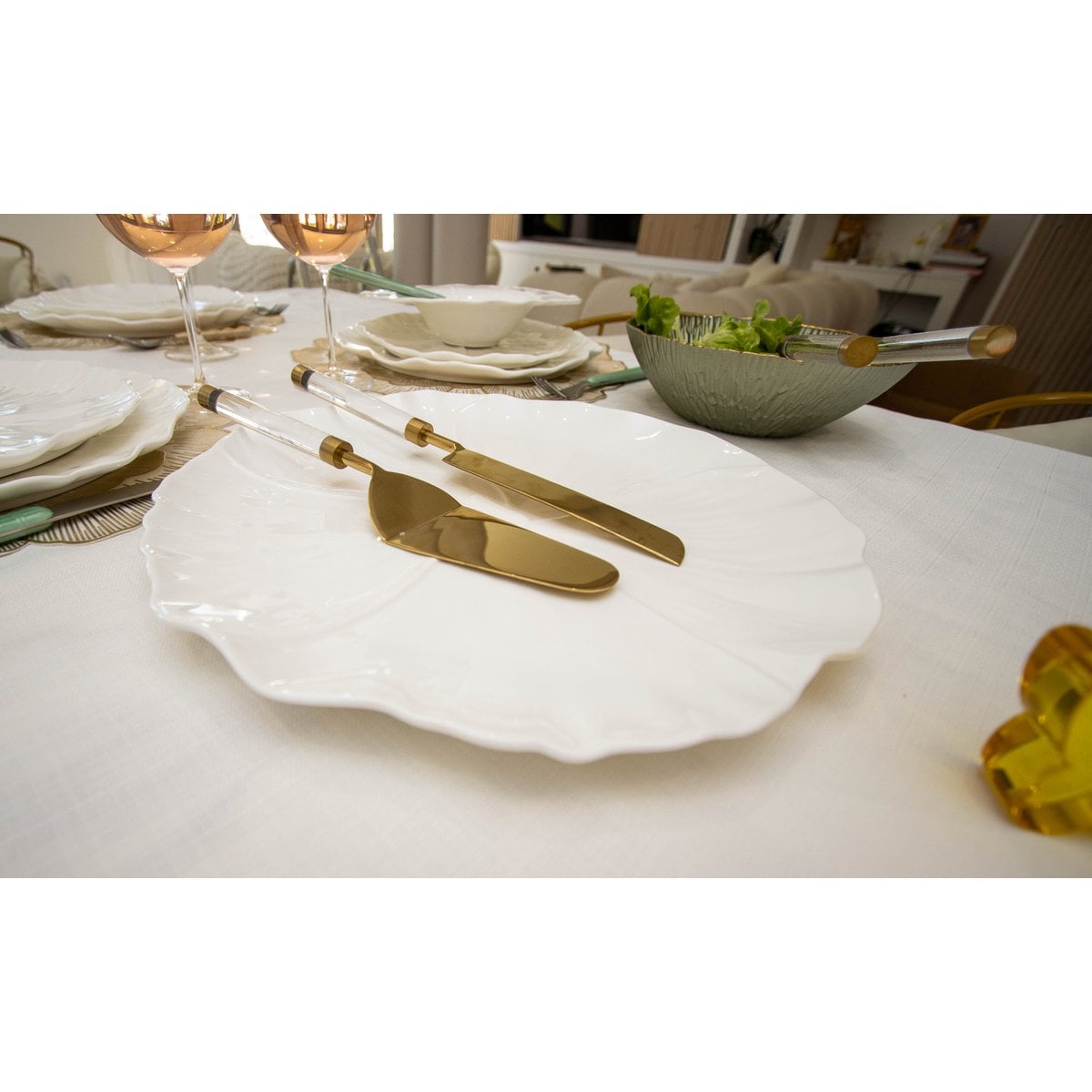 Green cup with gilded edge 23cm