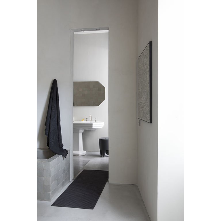 Zoé Carbone shower sheet