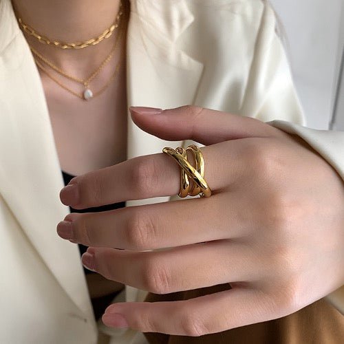 Bold Look Geometric Crossed Line Ring