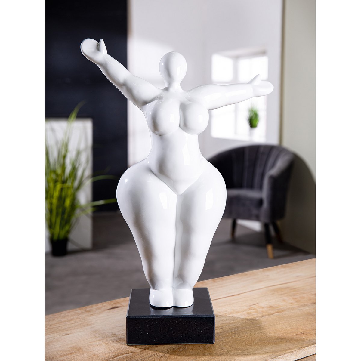 Poly sculpture "Lady" glossy white