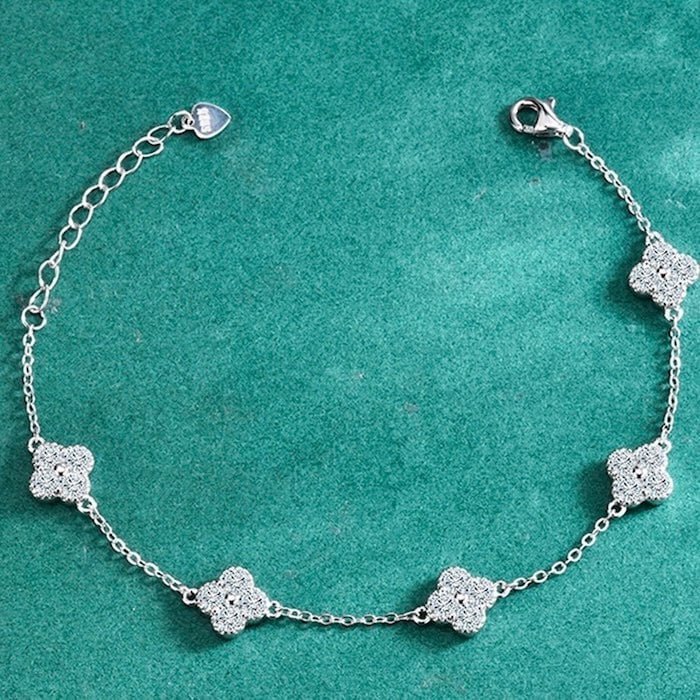 Eternal Clover Moissanite Bracelet