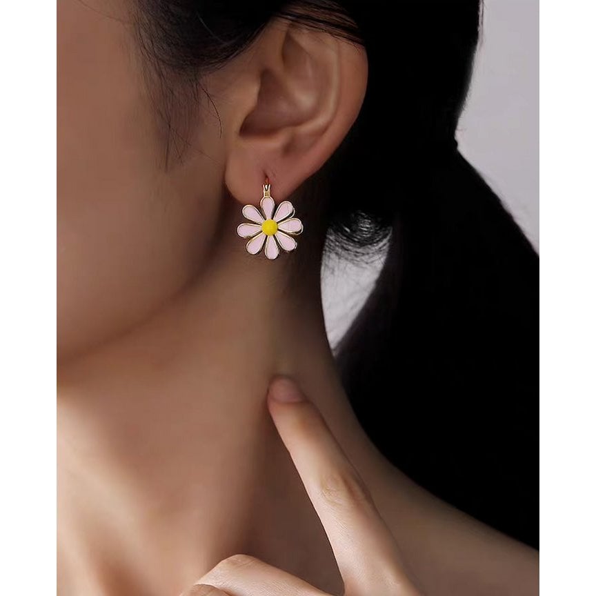Twin Daisy Bloom Earrings