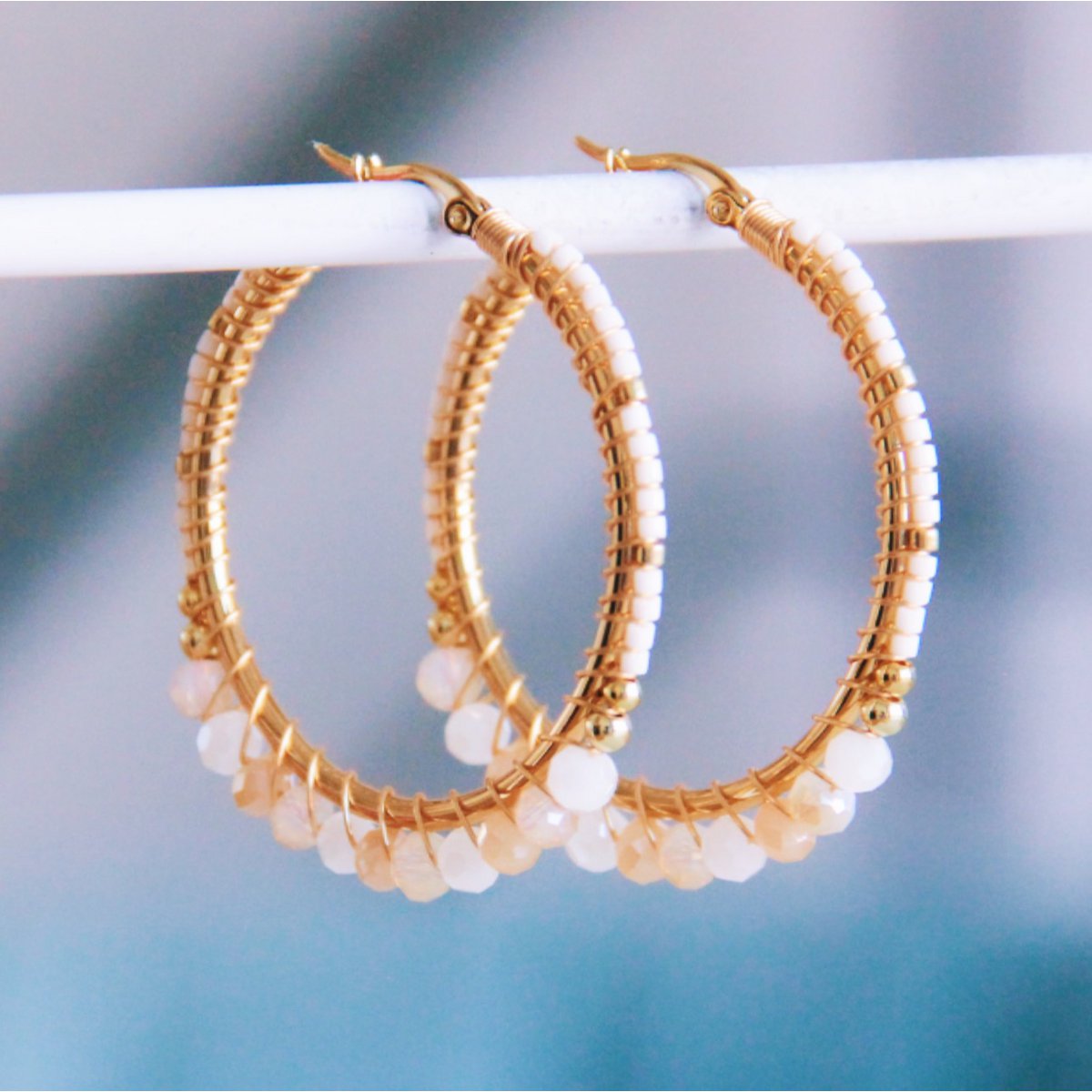 Round faceted Miyuki hoops - nude