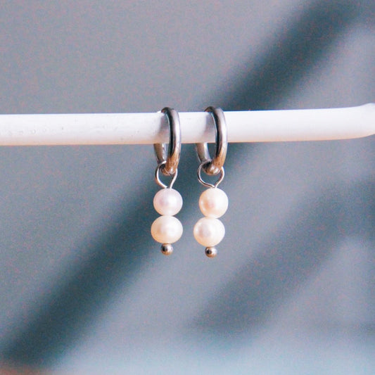 SS353 - Stainless steel creoles with 2 freshwater pearls - silver