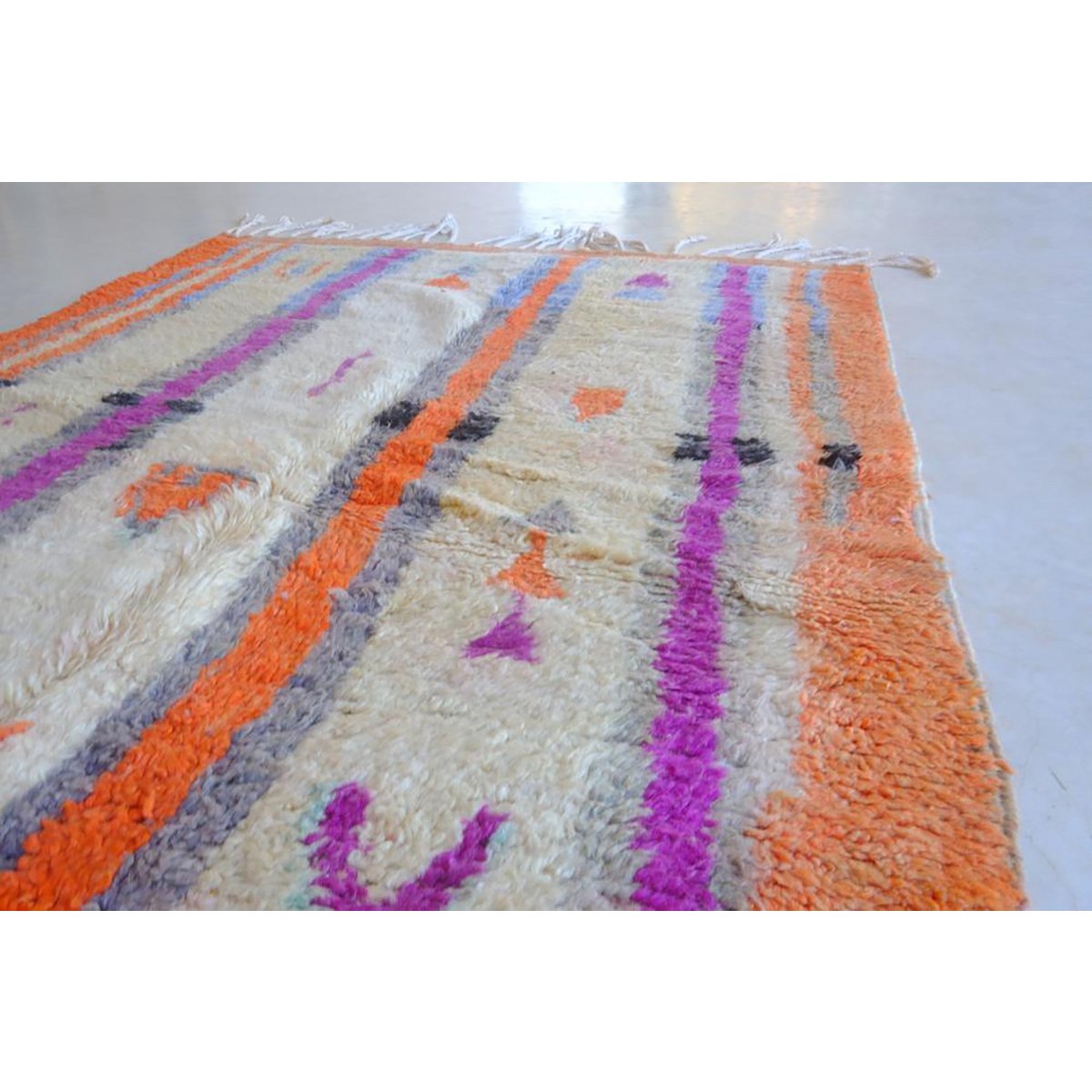 Contemporary Berber wool rug Boujaad 140 x 212 cm