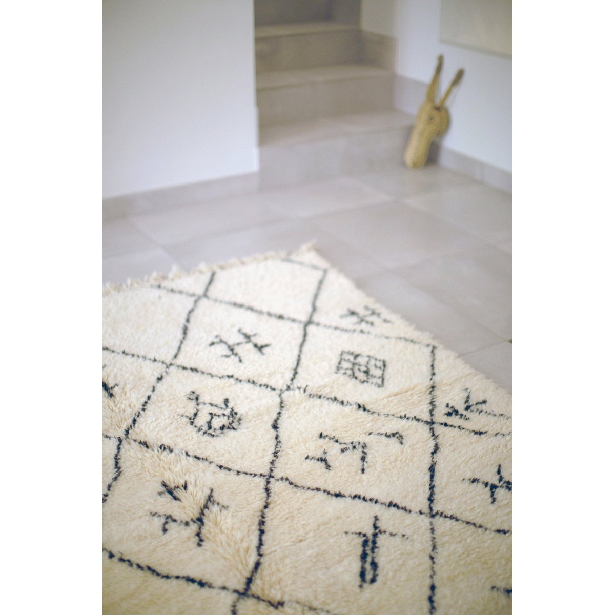 Tapis berbere authentique marocain laine noir blanc Amazighs