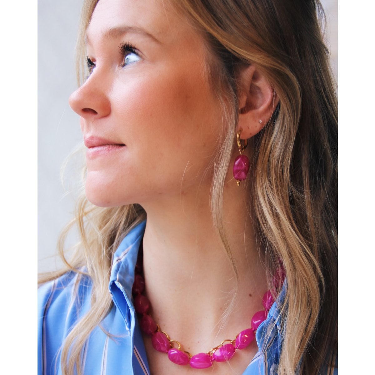 Wide hoop with nugget charm - fuchsia