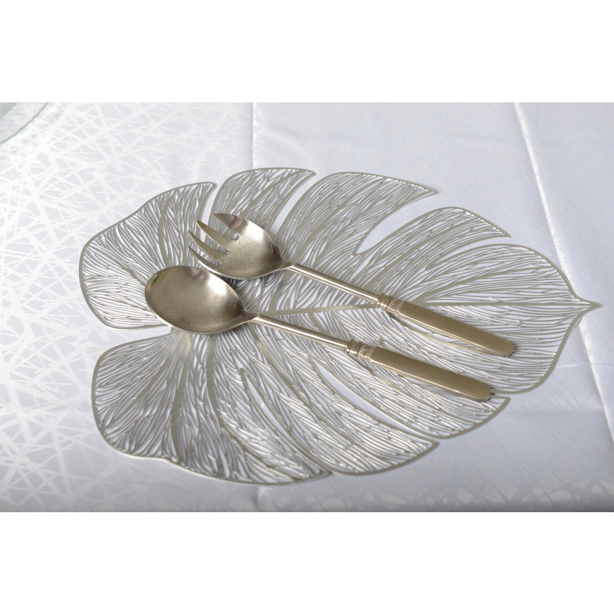 SILVER FILIGREE LEAF PLATTER