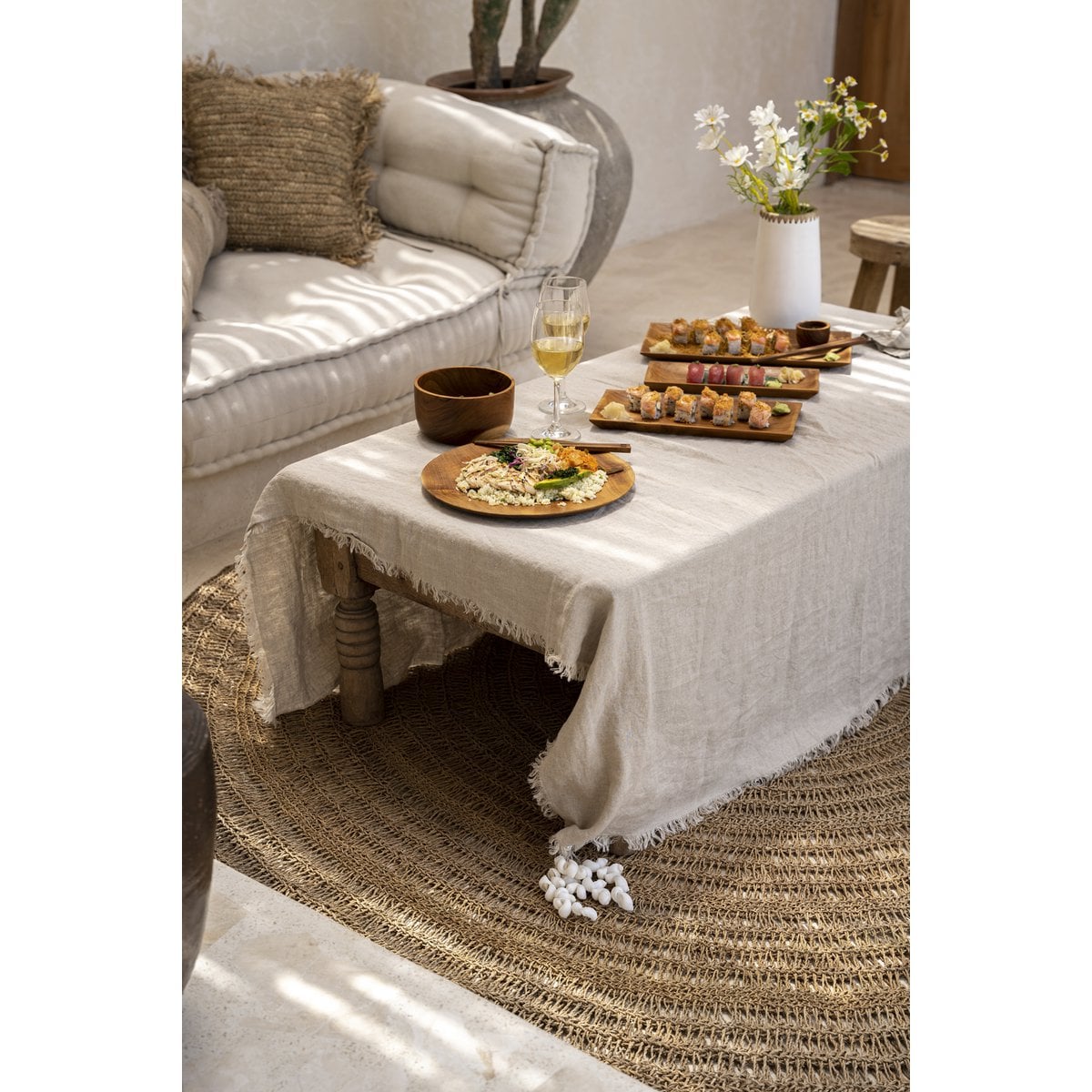 The Table Cloth Hanger - White