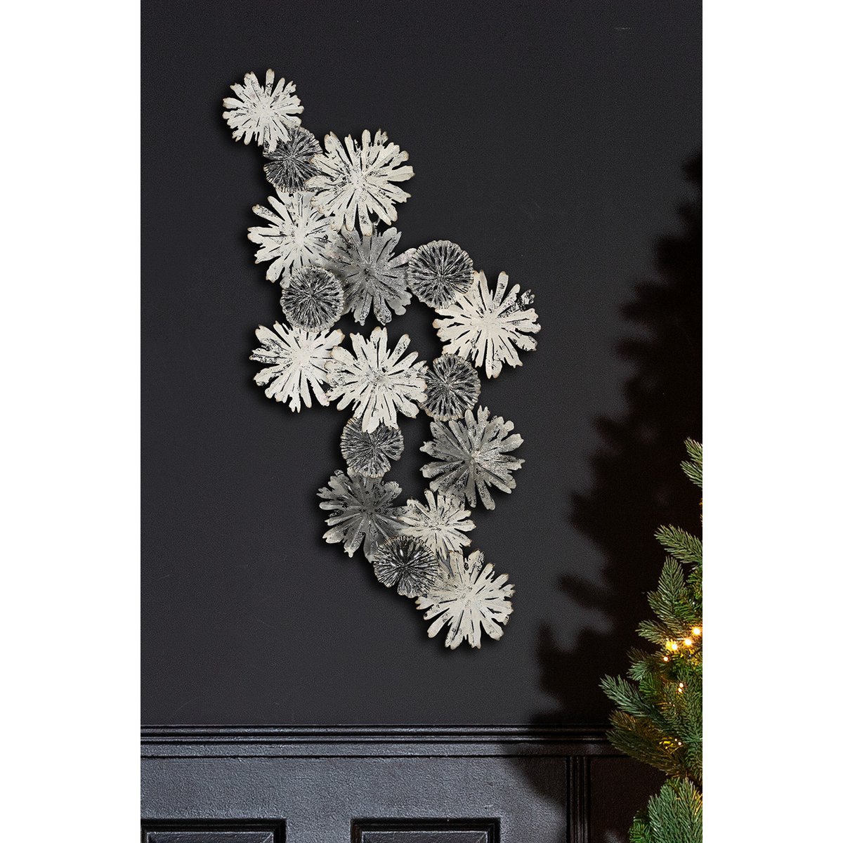 Metal wall relief "Blanc"