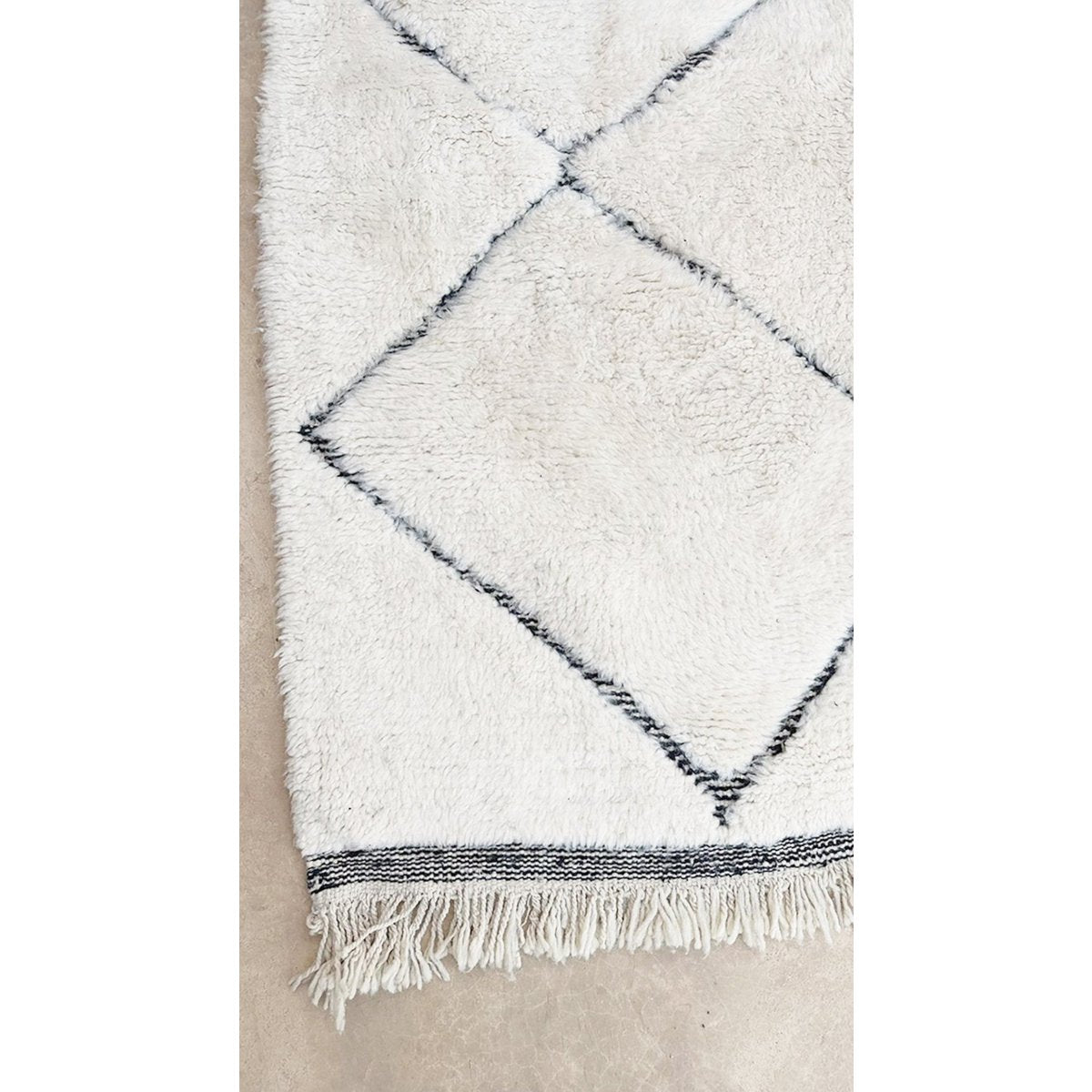 Pure wool Moroccan Berber rug 149 x 250 cm