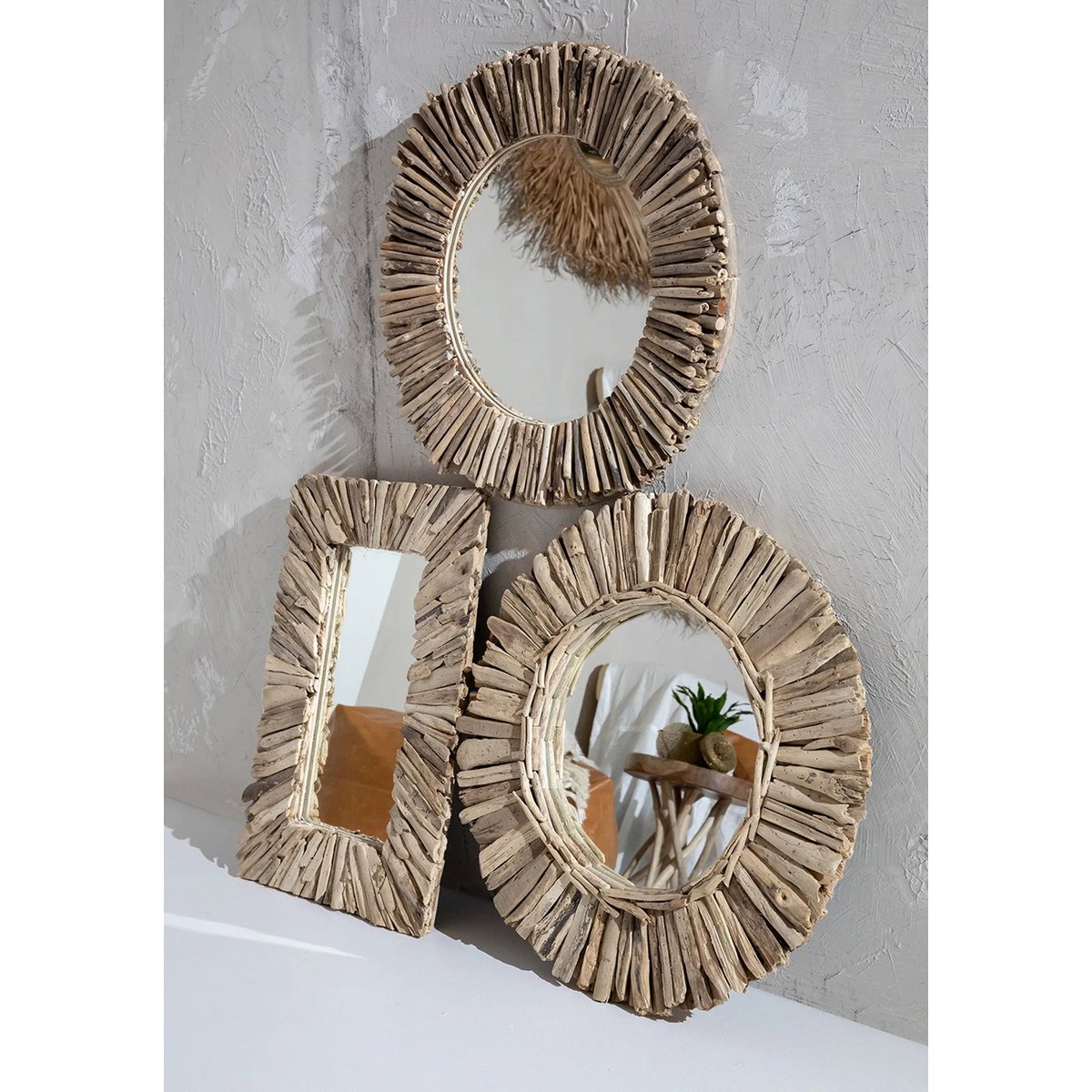 The Driftwood Framed Mirror - Natural - M