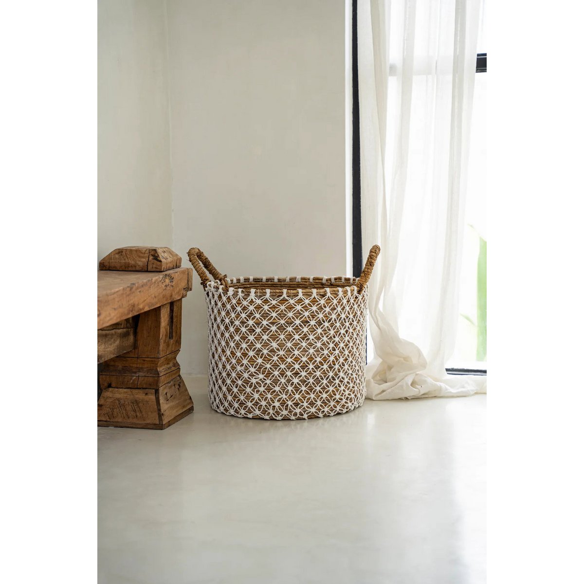 The Crossed Stitched Macrame Basket - M