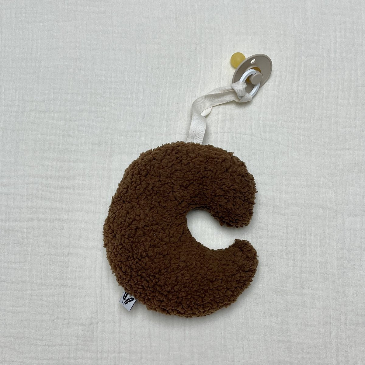 Pacifier hug moon brown