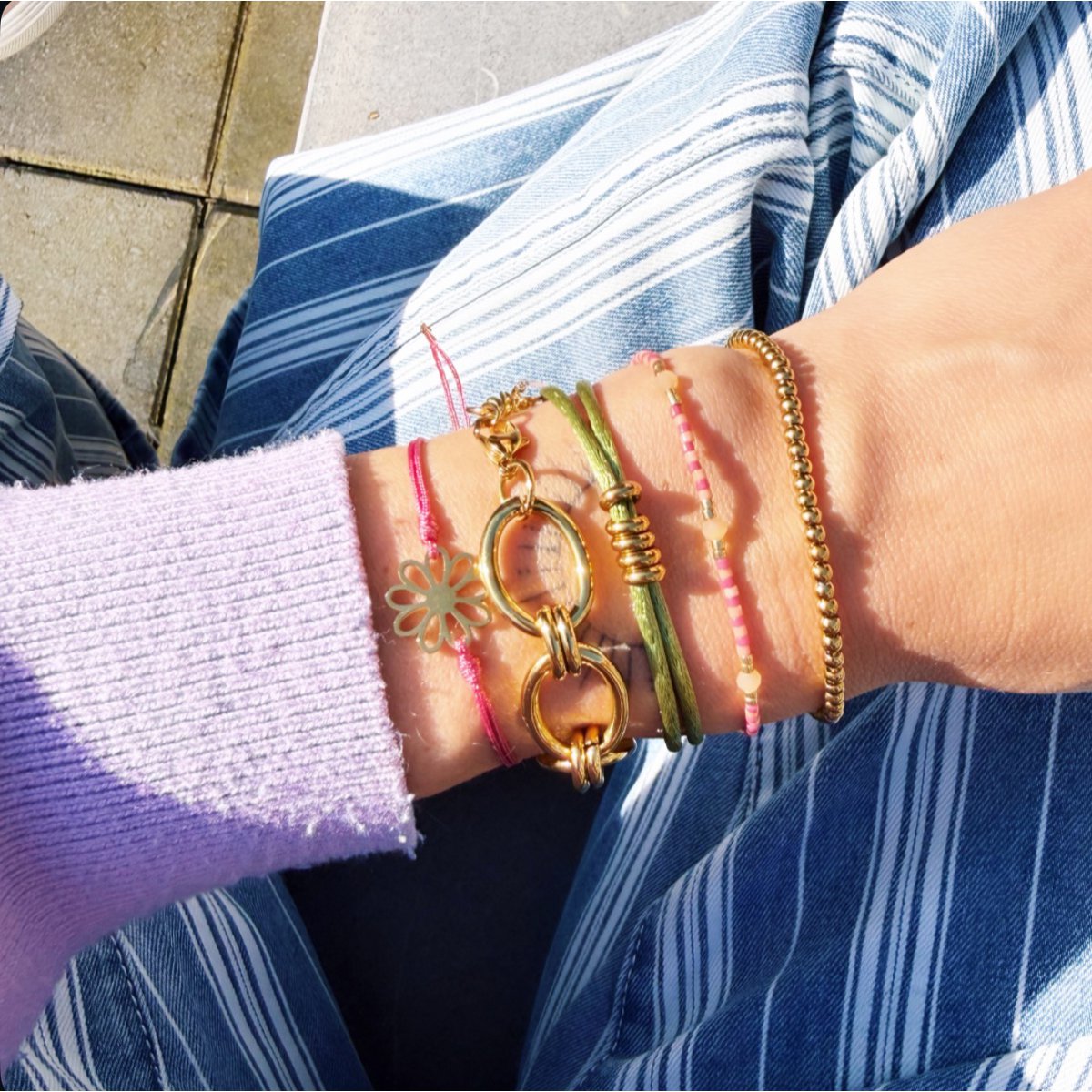 Satin bracelet with rings – peach/gold