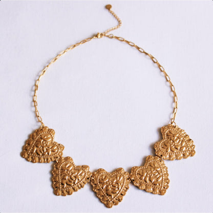 Statement necklace 'Bold Hearts'