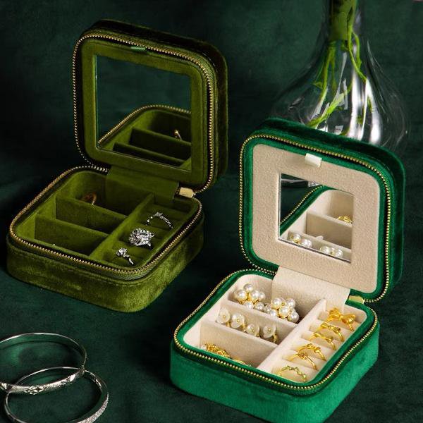 Vintage-Inspired Portable Velvet Travel Jewellery Box