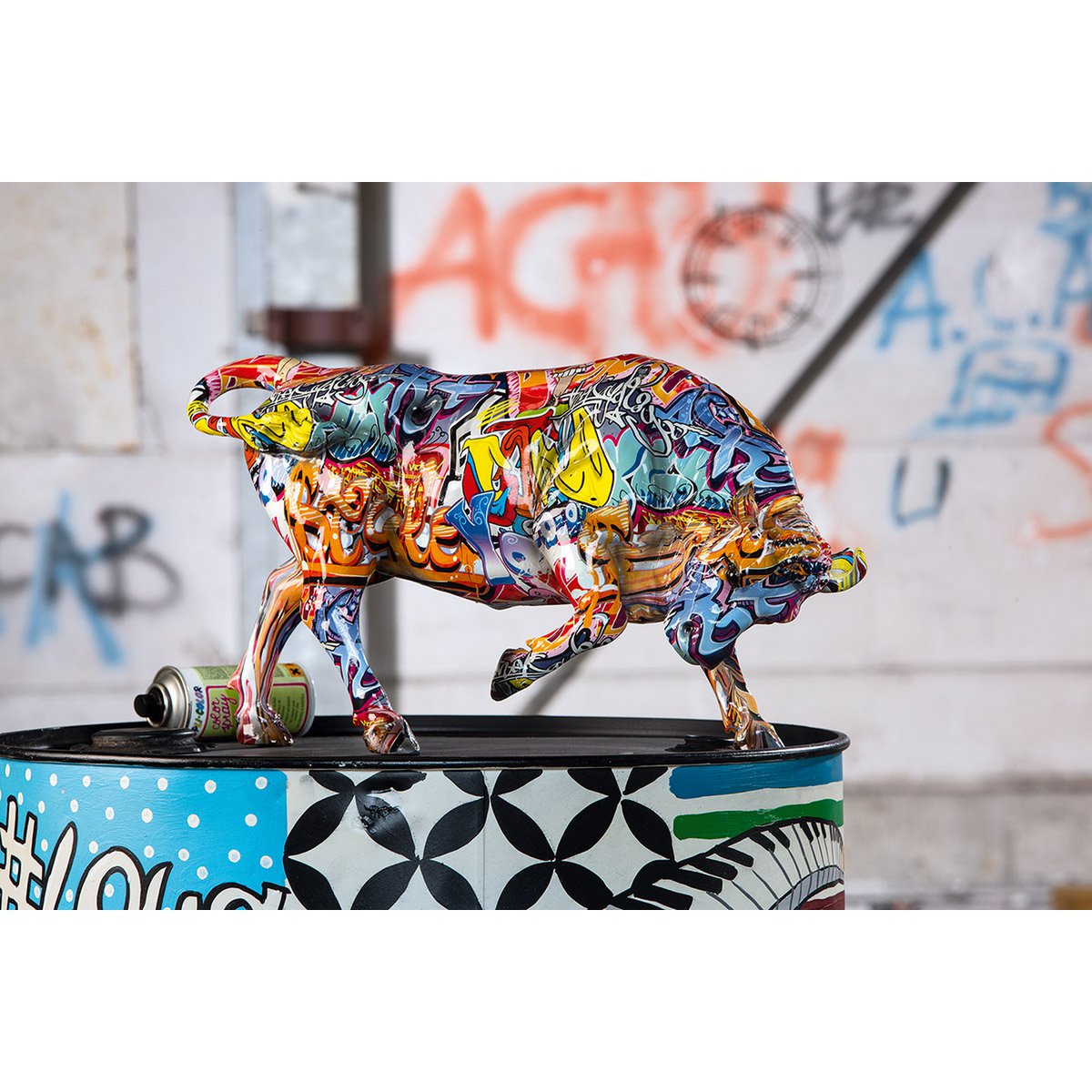 Poly bull street art