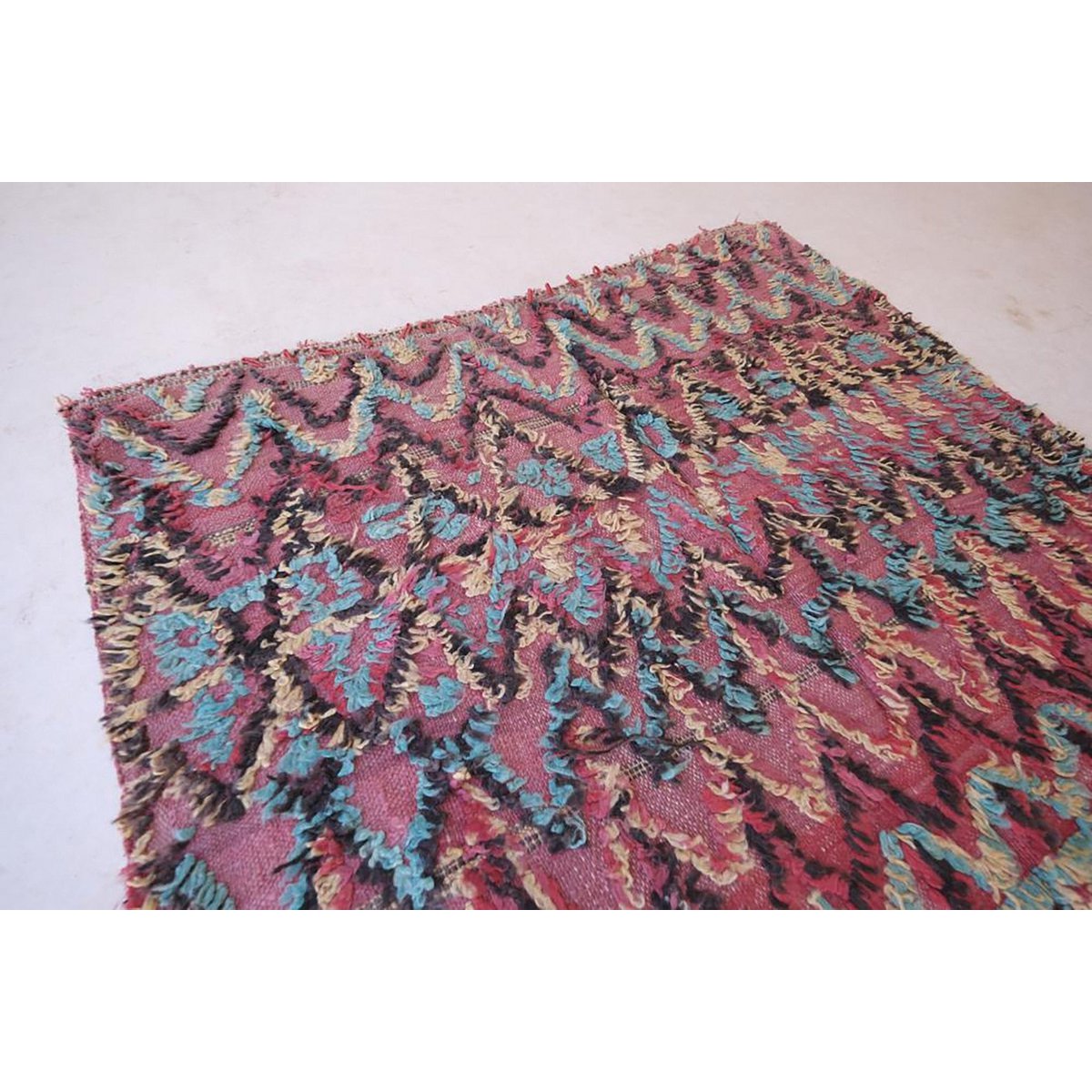 Pure wool Moroccan Kilim Berber rug 144 x 240 cm