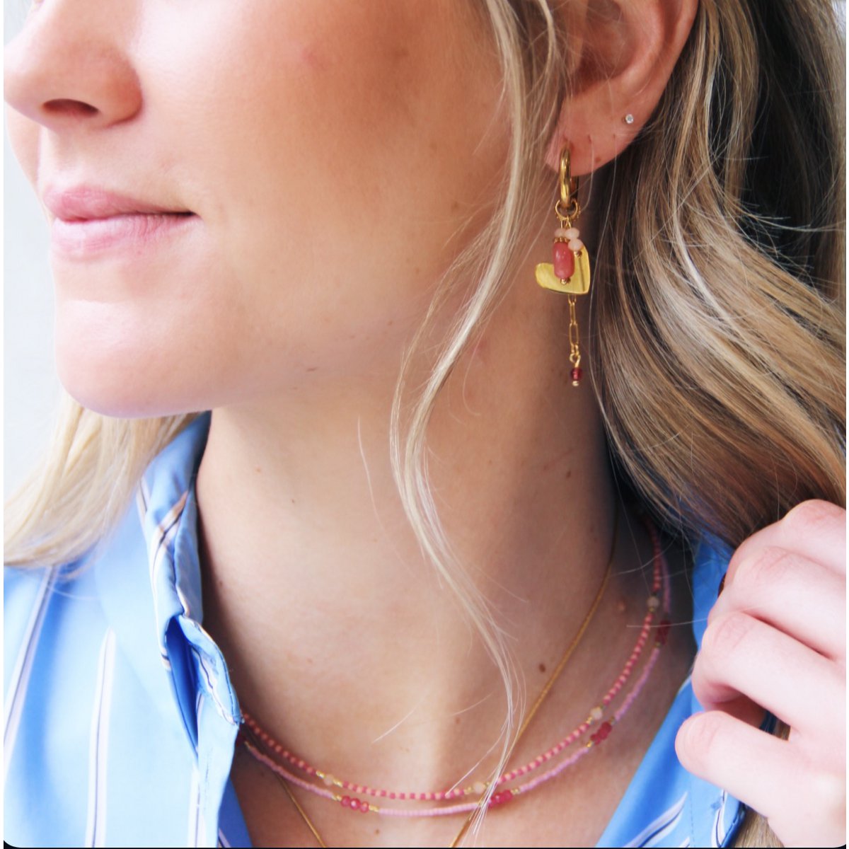 Stainless steel wide hoop earrings with heart, d-chain and facets - coral/nude