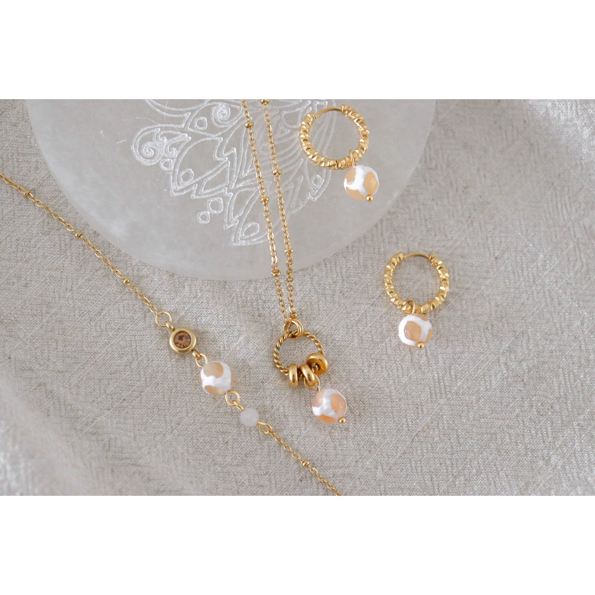 Dzi Agate Necklace - Gold