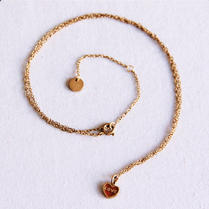 Fine necklace with mini LOVE heart - red/gold