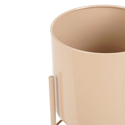 Flowerpot inside Colyn Bruin