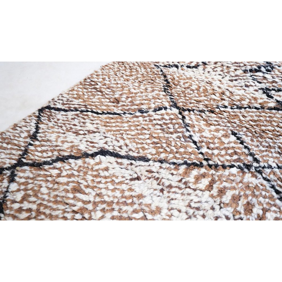 Pure wool Moroccan Berber rug 189 x 300 cm