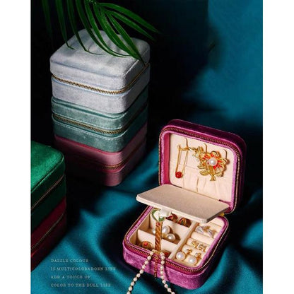 Vintage-Inspired Portable Velvet Travel Jewellery Box