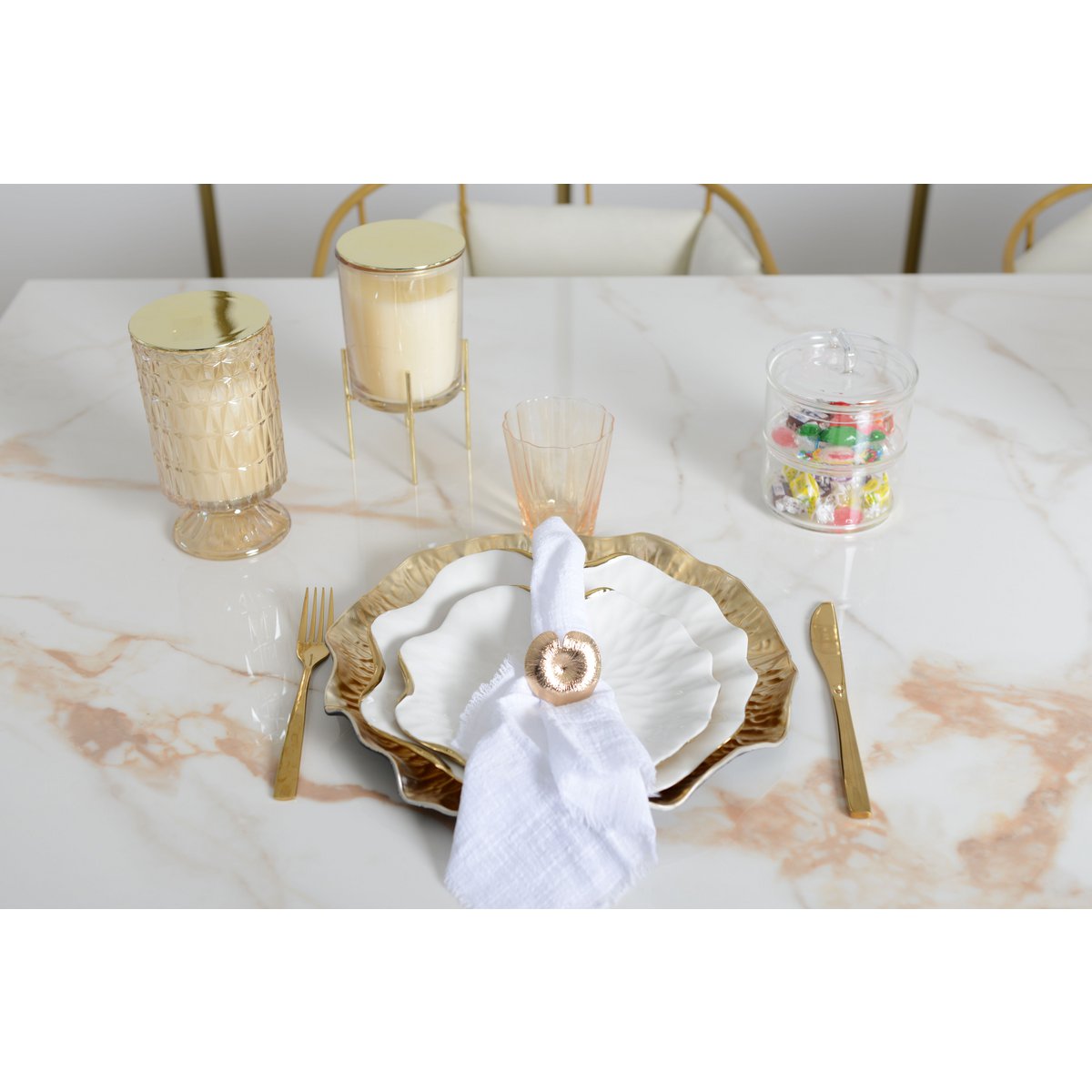 Vanilla perfume candle with Metal Dore support