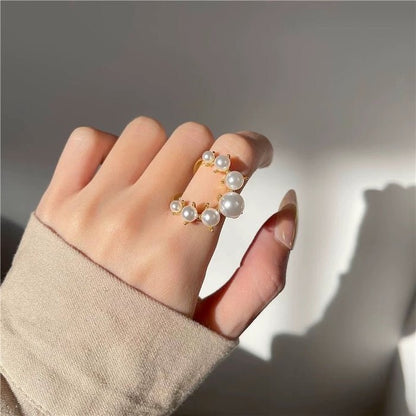 Bold Look U Shape Pearl Ring