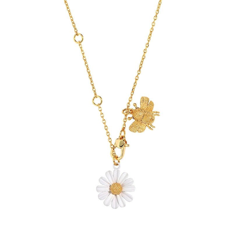 Daisy Flower with Bee Charm Necklace