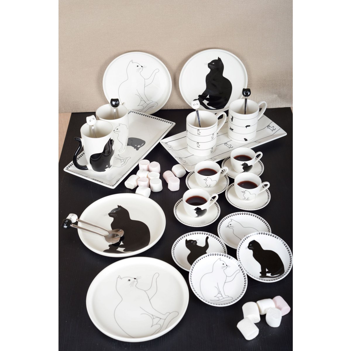 BLACK AND WHITE CAT DESSERT PLATES - SET OF 4
