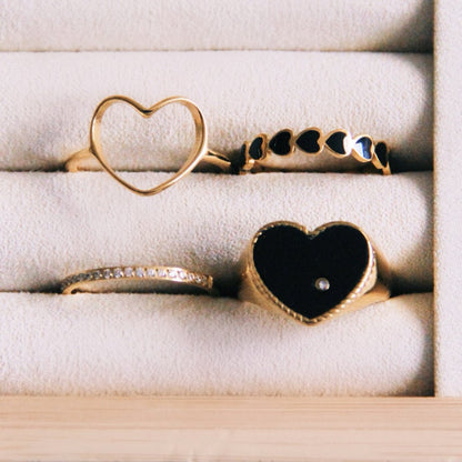 R654: Steel ring mother of pearl heart