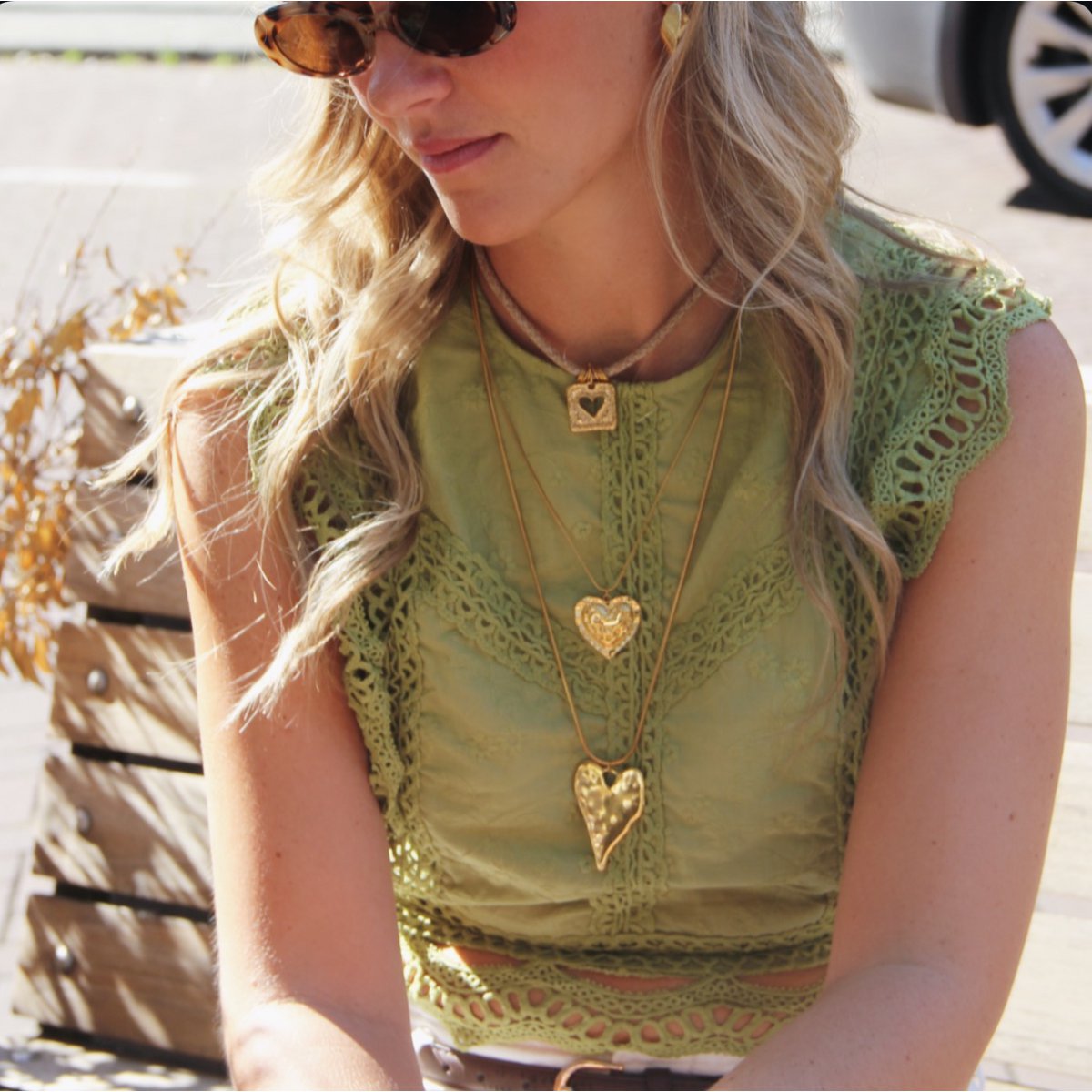 Long snake necklace with XL heart