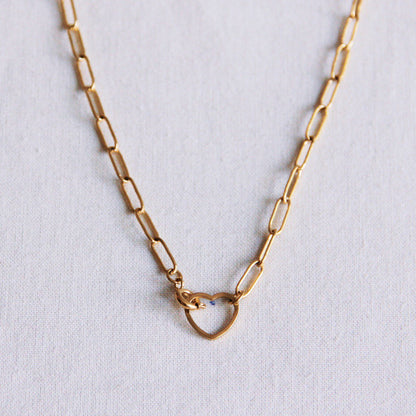 FW281: Stainless steel D-chain necklace with open heart closure