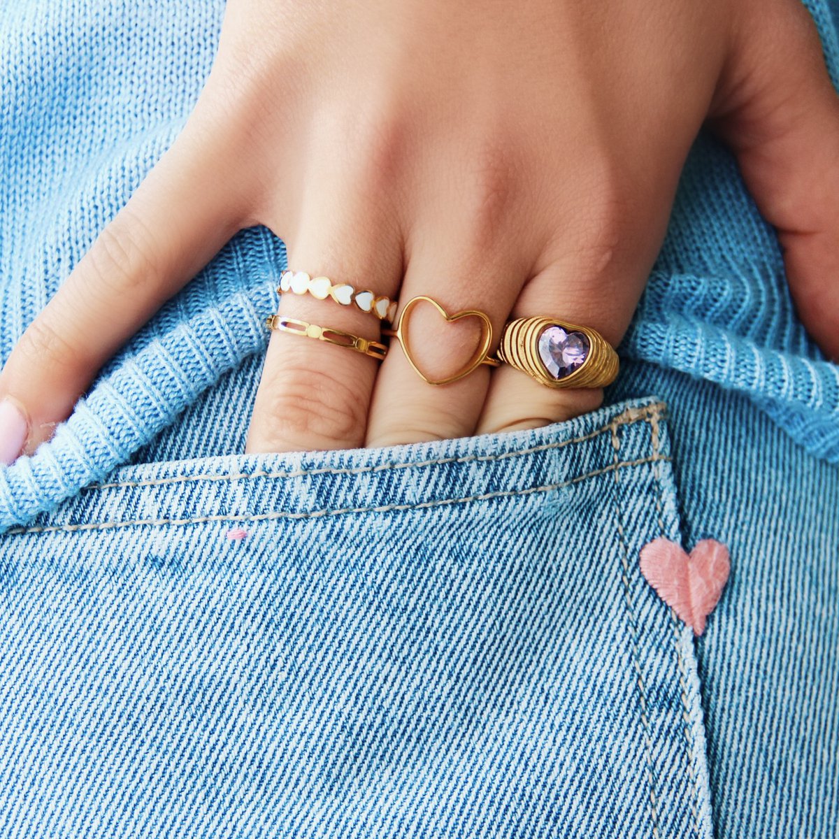 Stainless steel adjustable ring with heart – gold