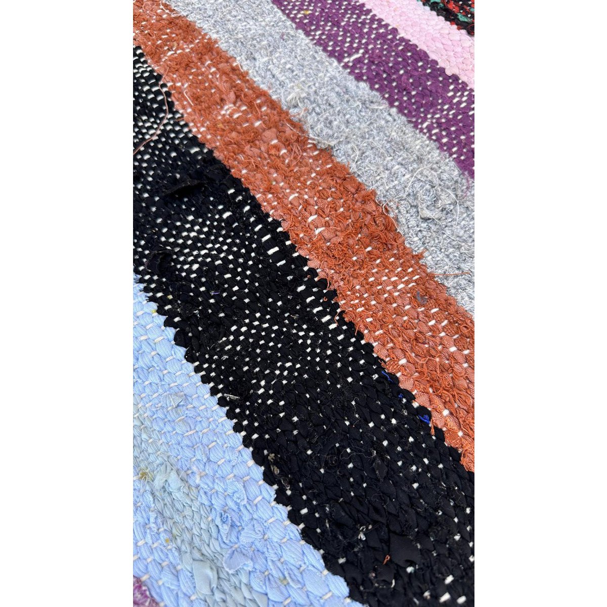 Moroccan Berber rug in recycled textiles 122 x 321 cm