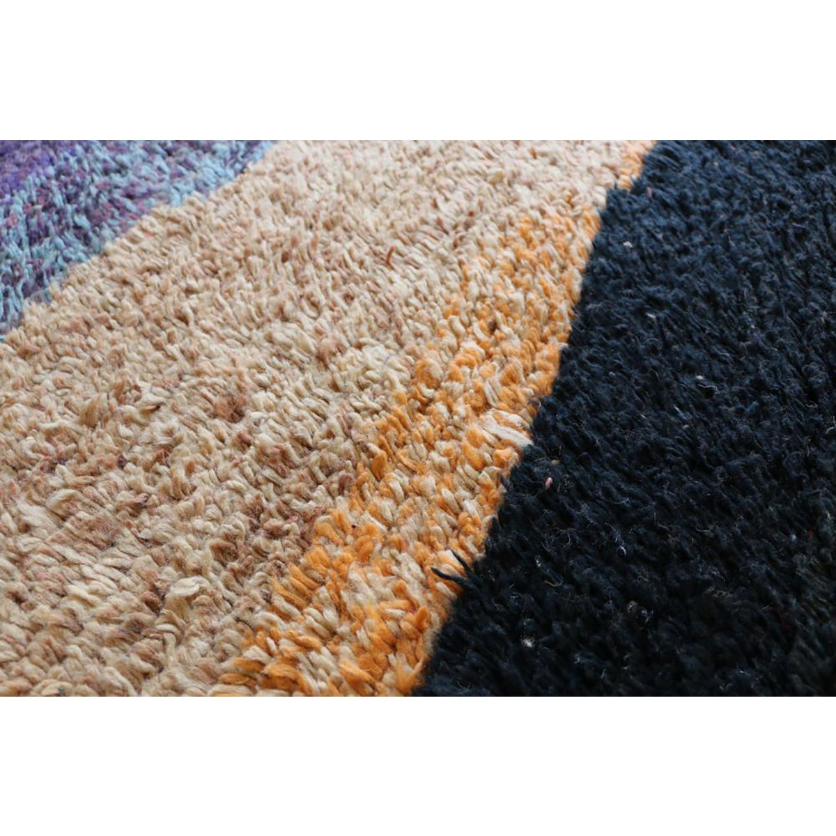 Pure wool Moroccan Berber rug 165 x 260 cm