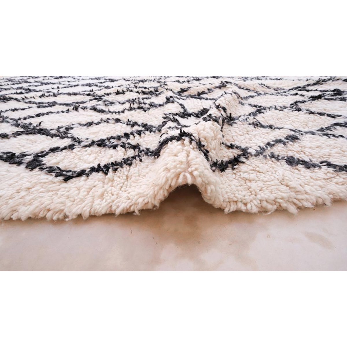 Pure wool Moroccan Berber rug 151 x 254 cm