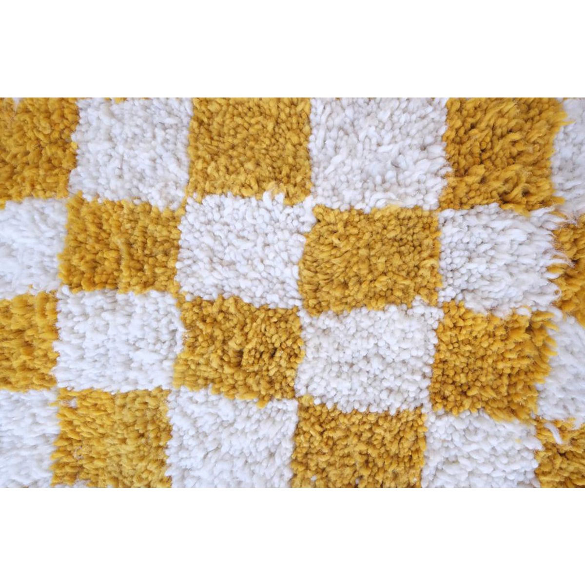 Berber checkered wool rug 156 x 234 cm