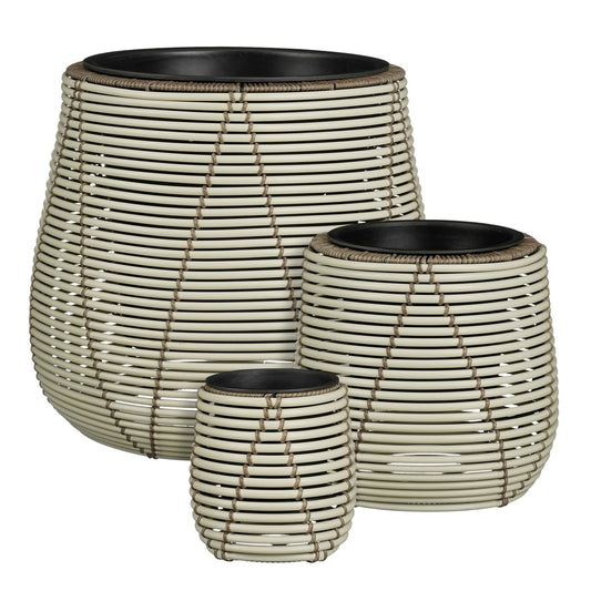 Flowerpot outside Cancun White