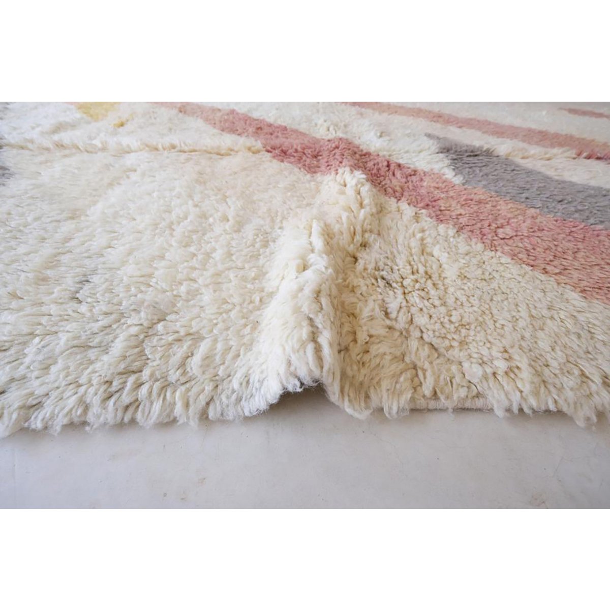 Pure wool Moroccan Berber rug 157 x 259 cm