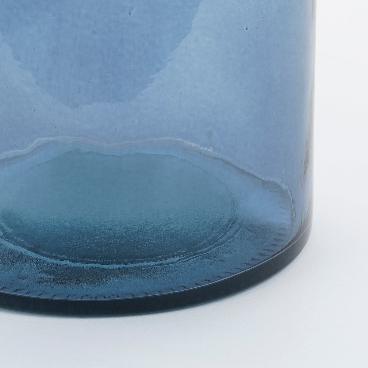 Decorative bottle of Guan Blue
