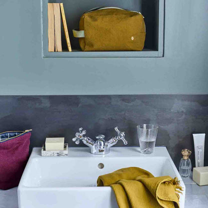 Luna Nuts 100 x 50 toilet towel