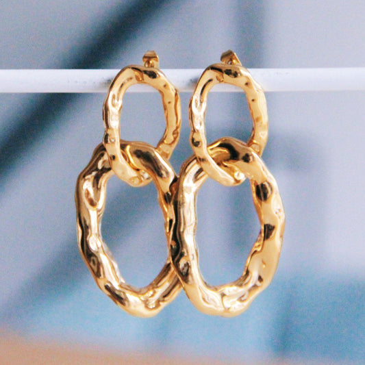 Chain statement earring