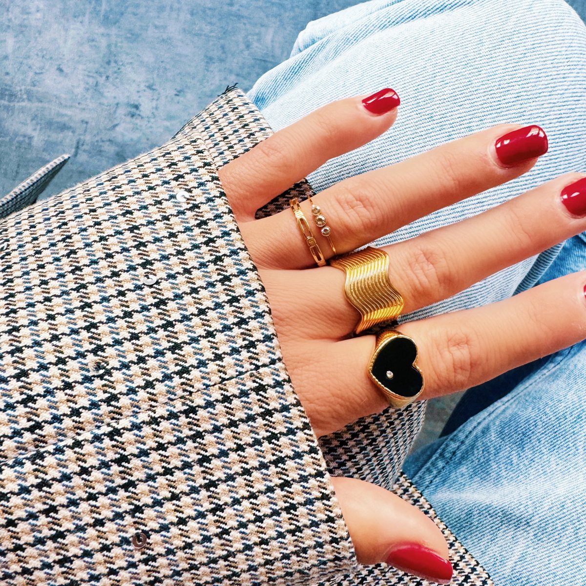 Ring with square crystal stone - red