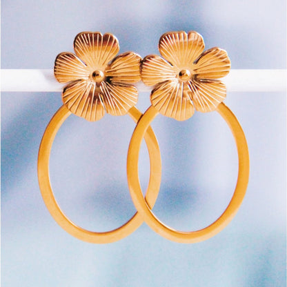 Oval statement earrings with flower