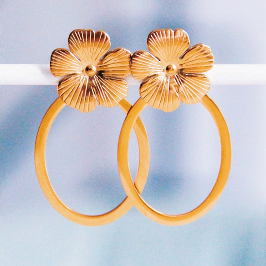 Oval statement earrings with flower