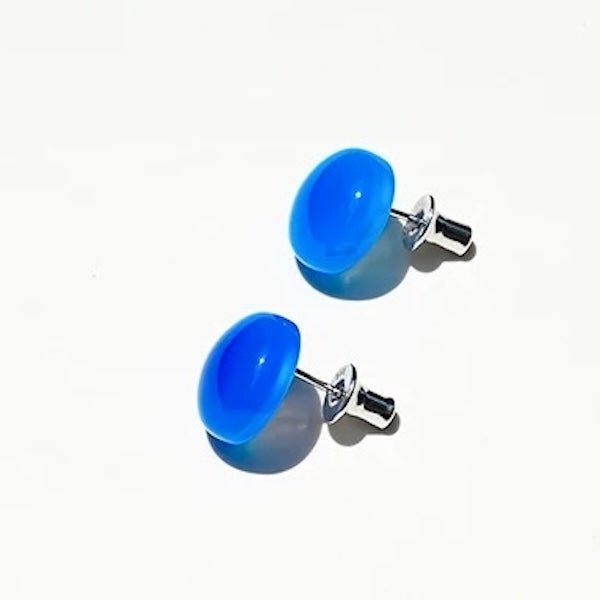 Bold Look Blue Onyx Round Ear Studs